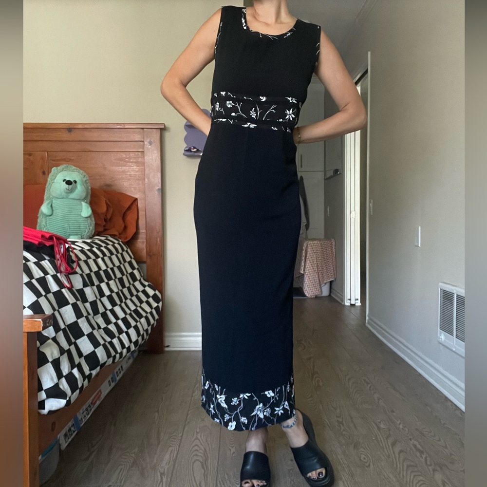 Vintage Dressing Clio maxi dress black with white print - tie in back - size M/L